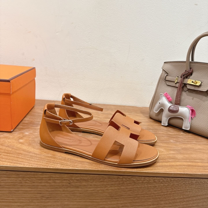 H**me5 sandals